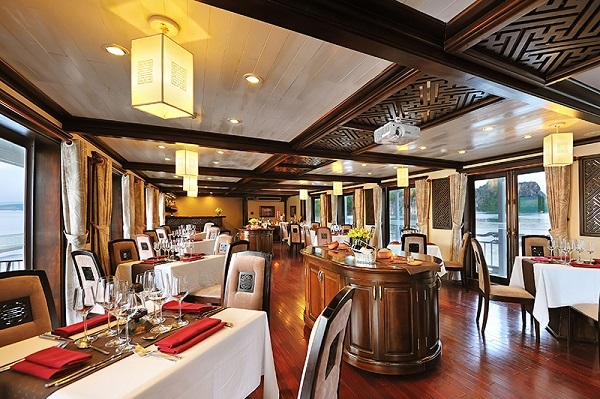 nhà hàng du thuyền Paradise Luxury